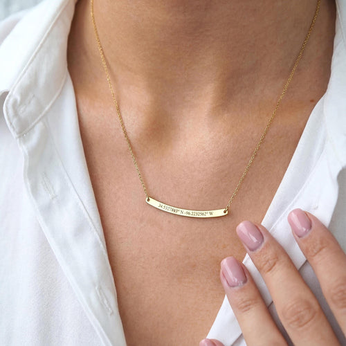 14K Solid Gold Curved Bar Necklace – Personalized Name with Coordinates, main product view