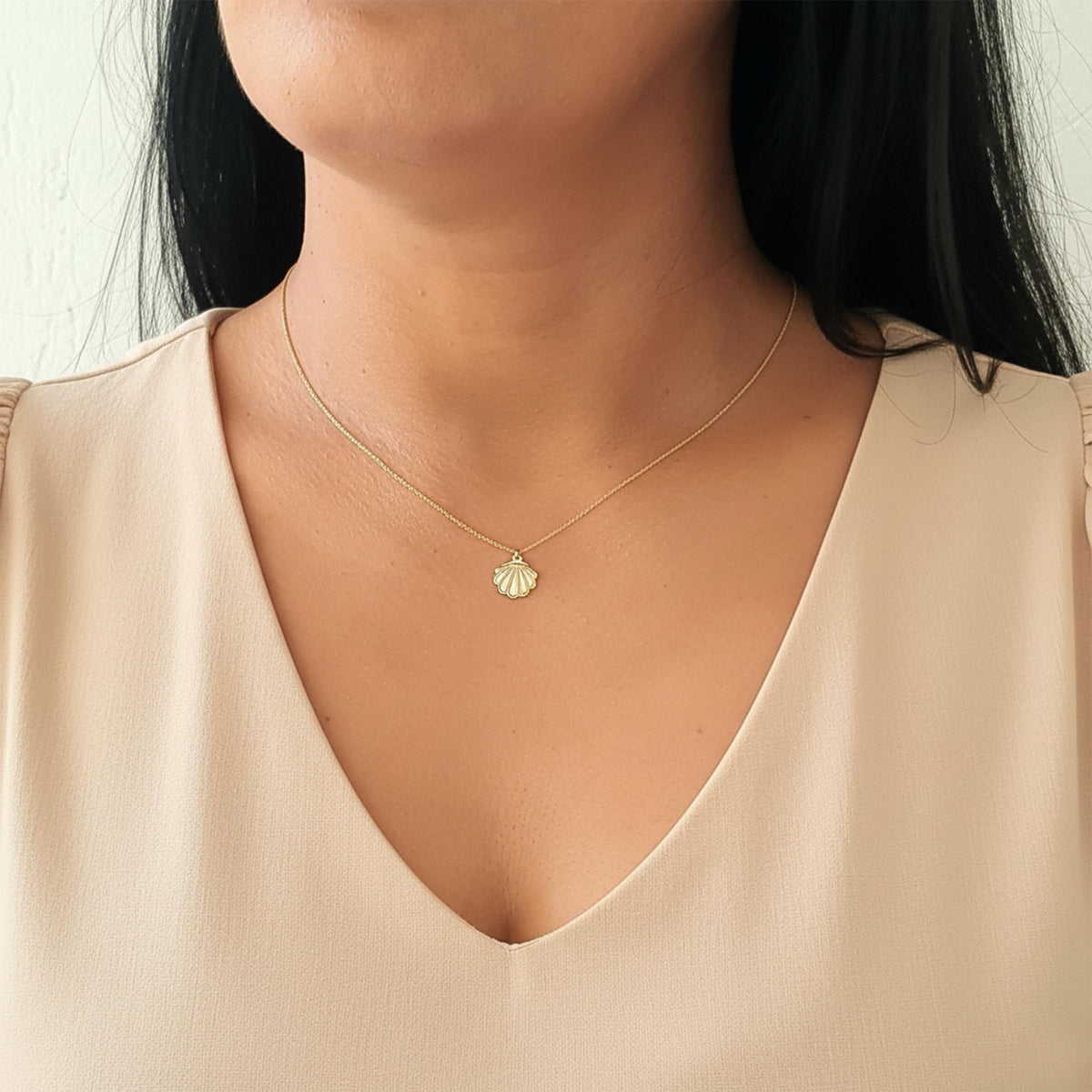 14K Solid Gold Sea Shell Pendant Necklace – Personalized Summer Charm, gallery view 2 of 7