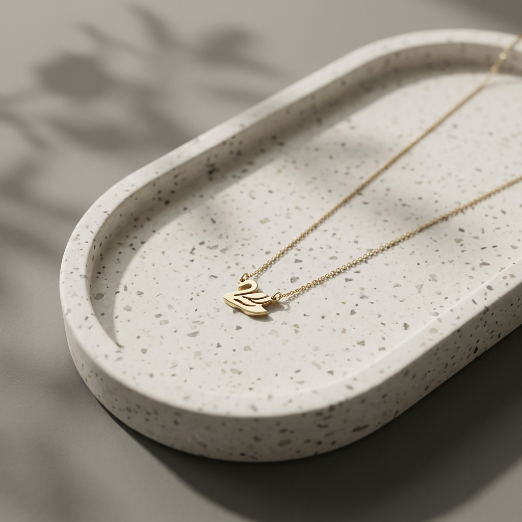 14K yellow gold swan necklace, design detail