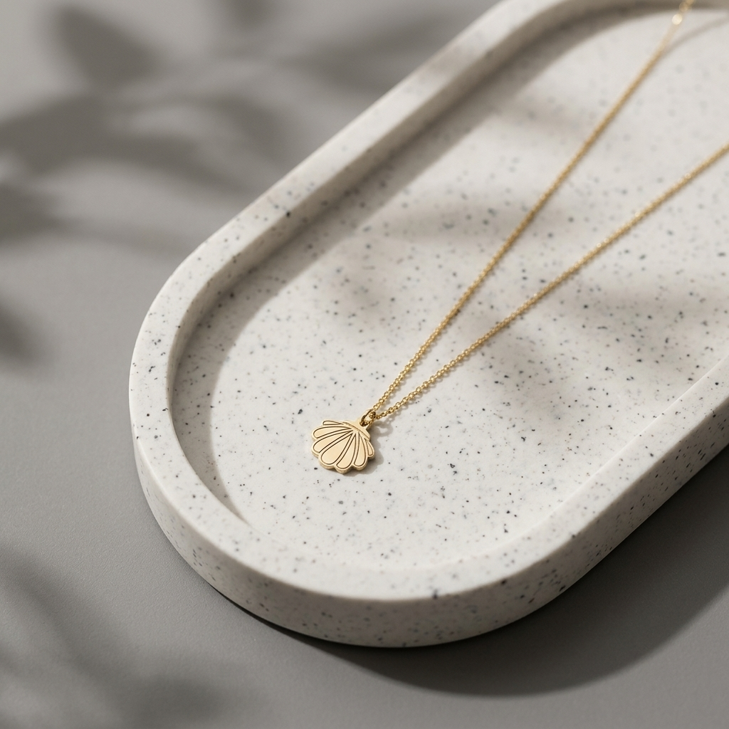 14K solid gold sea shell pendant necklace, design detail