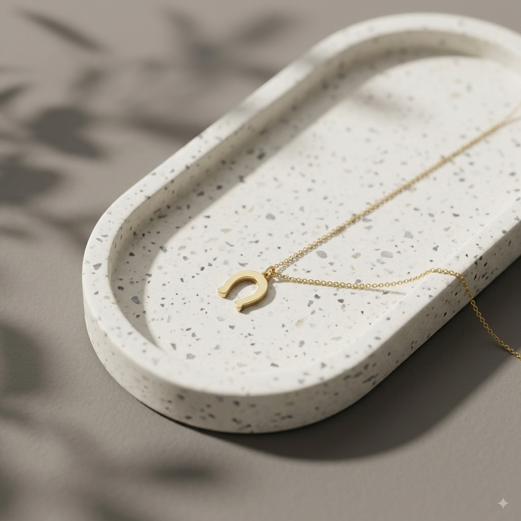14K solid gold horseshoe pendant necklace, design detail